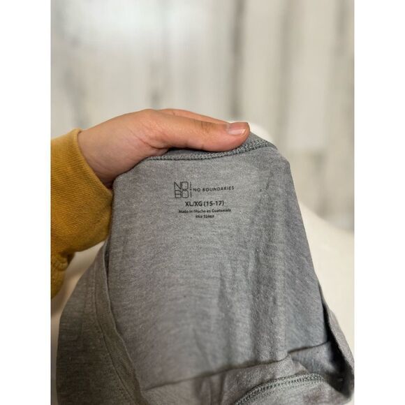 Gray long sleeve size XL - Picture 4 of 5